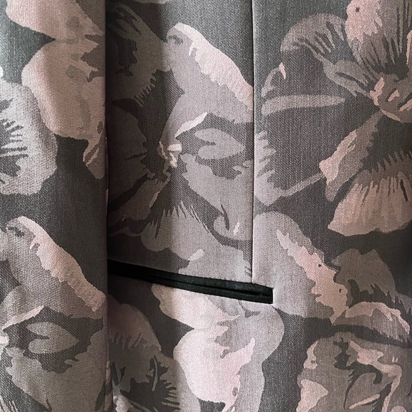 Egara Slim Fit Pink Rose Floral Dinner Jacket - Picture 9 of 13